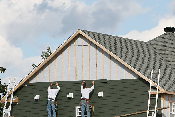 Professional Wood Siding technician working in Vernon Hills, IL